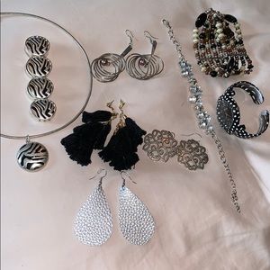 13 pieces of assorted jewelry.